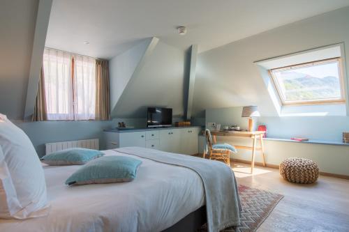 Double or Twin Room with Free Spa Access - Green