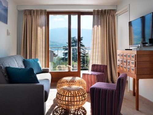 Junior Suite with Lake View with free spa access