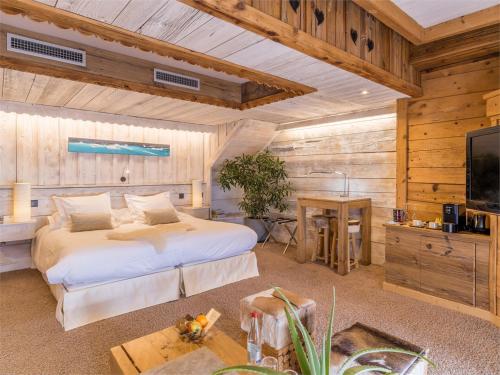 Junior Suite with Lake View