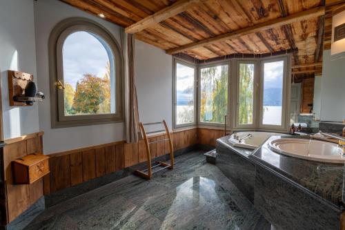 Junior Suite with Lake View