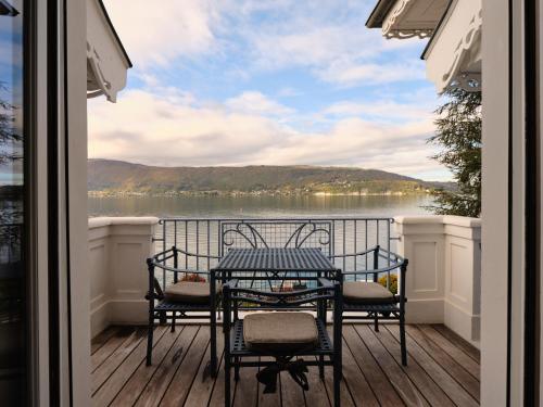 Family Suite with Lake View