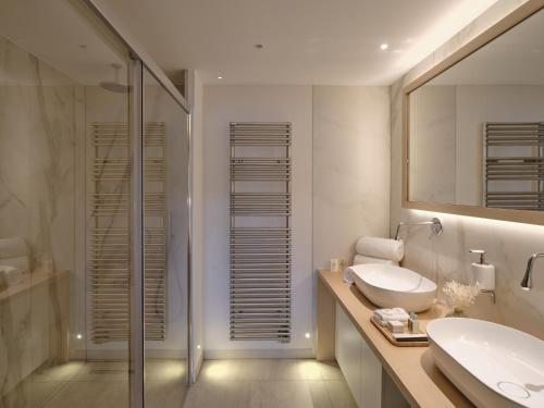 Family Suite with Lake View