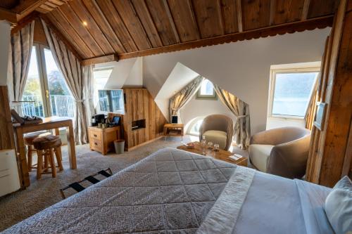Superior Double Room with Lake View