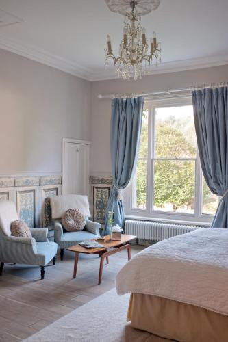 Superior King Room 