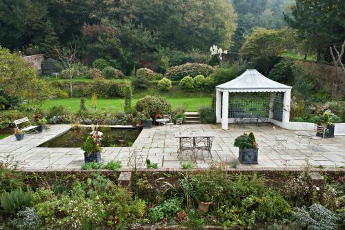Luxury Double Room with Garden View - Second Floor