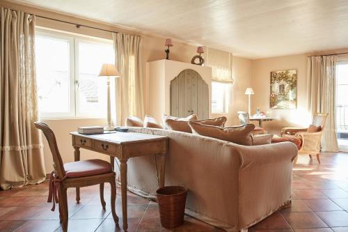 Junior Suite with Balcony 2