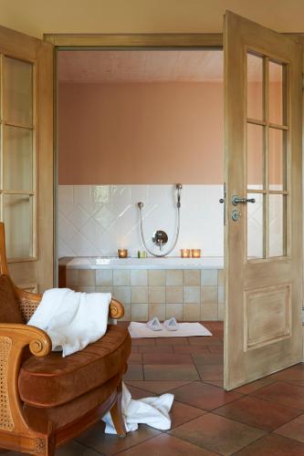 Junior Suite with Balcony 3