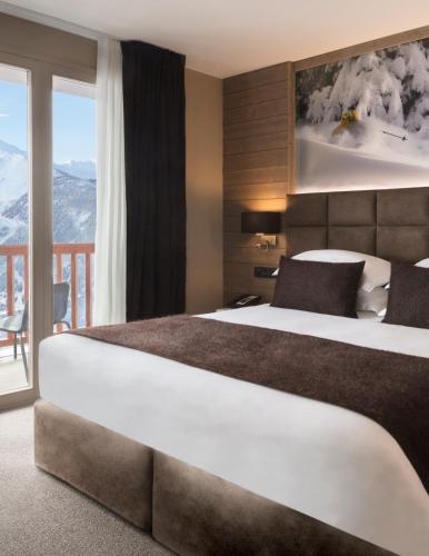 King Room with Mountain View