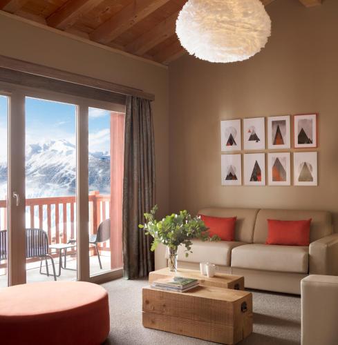 Family Suite with Mountain View