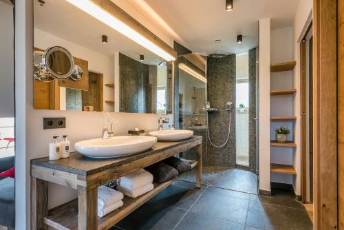 Top Suite