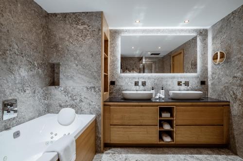 Annapurna Suite