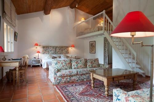 Outdoor suite