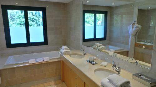Junior Suite (1 Adult)