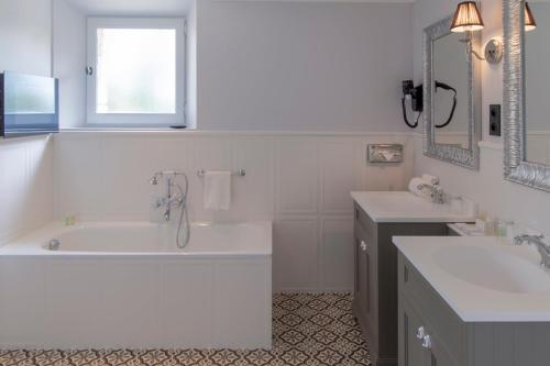 Deluxe Double Room with Terrace