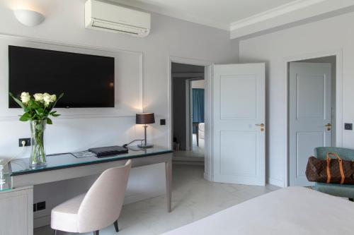 Deluxe Double Room with Terrace