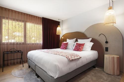 Room - Forest Side