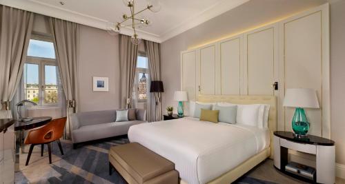 Superior King Room 