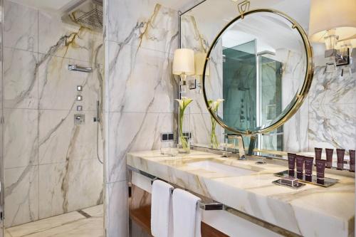 Nora Suite