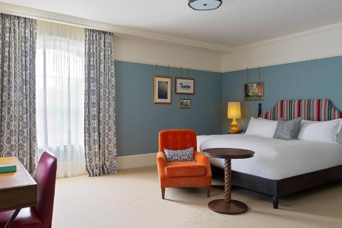 Superior King Room 