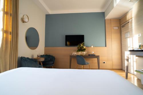 Deluxe Double or Twin Room with Terrace