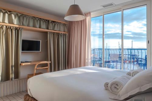 Double Room with Sea view and Terrace - Second Floor