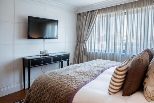 Two-Story King Suite
