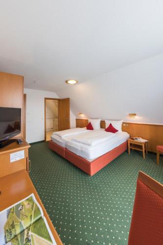 Deluxe Double Room (1 Adult)
