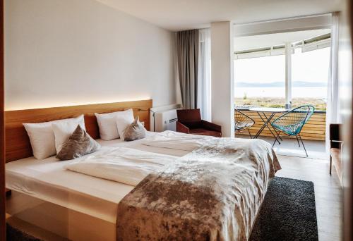 Superior Double Room with Lake View