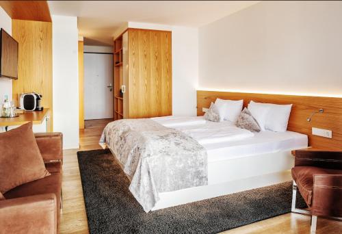 Superior Double Room with Lake View