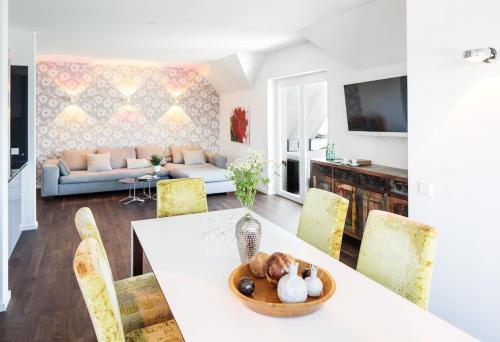 Montfort-Suite with Lake view
