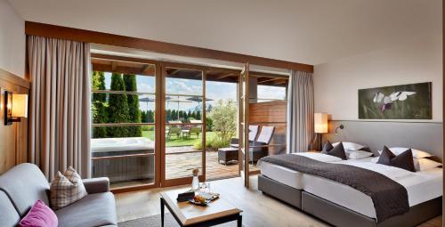 Luxury Suite with Terrace