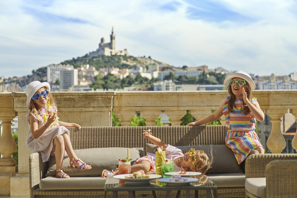1 King Junior Suite La Bonne Mere View