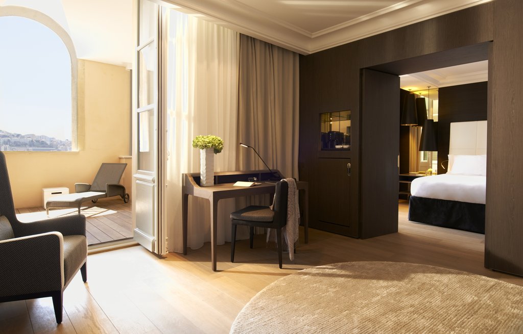 1 King Junior Suite Harbour View Terrace