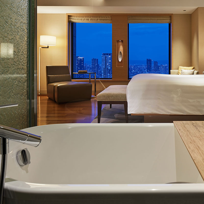Premium Club King Room with City View