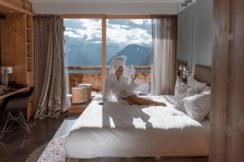 Spectacular King Room with Balcony and Valley View