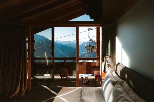 Junior King Suite with Sofa Bed and Mountain View