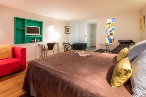 Deluxe Double Room with Balcony - Park View