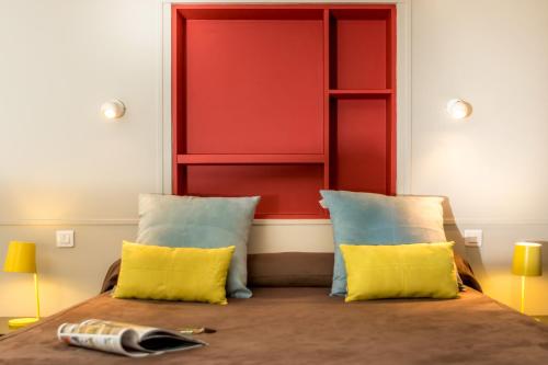 Deluxe Double Room with Balcony - Park View