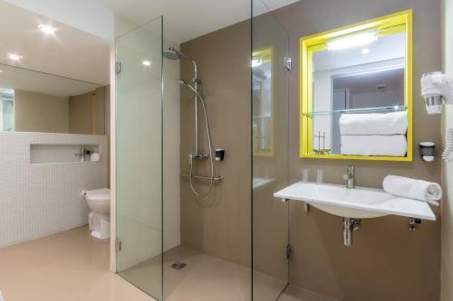 Deluxe Double Room with Balcony - Park View