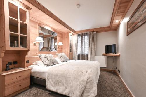 Classic Double Room - Village View