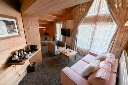 Junior Suite With Mountain View