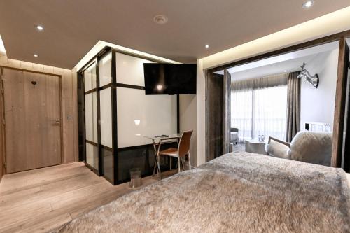 Superior Double Room with Lounge Mountain View
