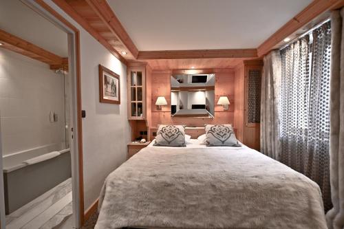 Standard Double Room with Bath - Village View
