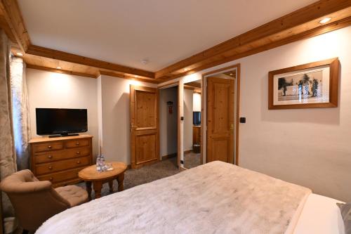 Standard Double Room with Bath - Village View