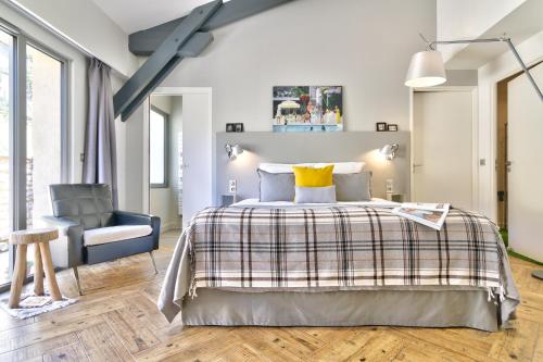 Deluxe Suite with Spa Bath