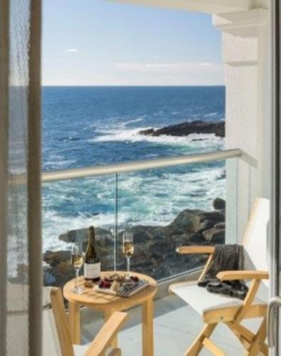 King Room with Ocean Front - Accessible