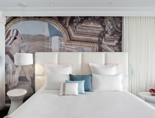King Suite with Sofa Bed and Partial Sea View