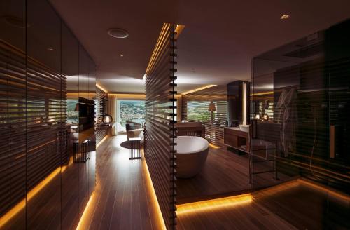 Junior Suite with Balcony and Lake View