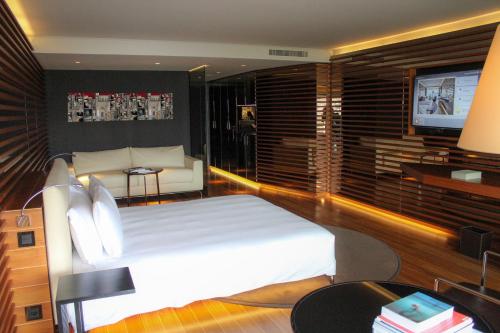 Classic Junior Suite with Lake View
