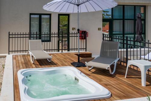 Loft Room with Jacuzzi